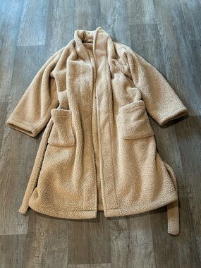 Pottery Barn Tan Sherpa Robe with Waist Tie and Pockets